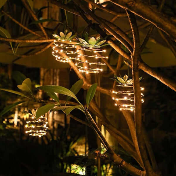 Lampes solaires suspendues en forme d'ananas