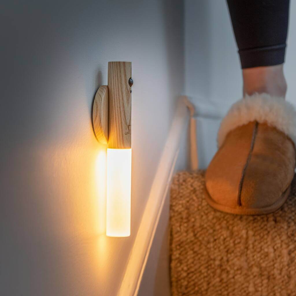 WoodGlow™ Motion Sensor Wall Light made of Wood - No Plug USB Charging